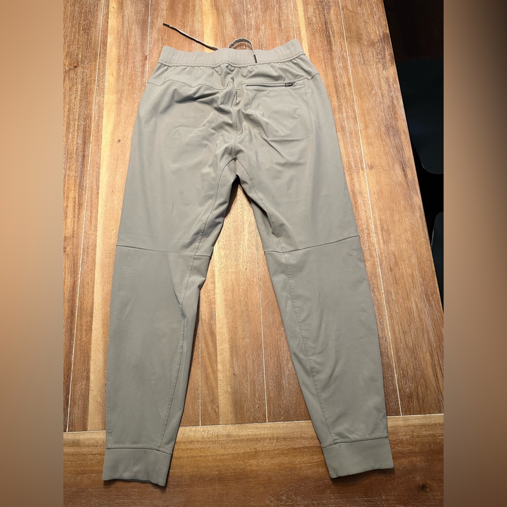 Lulu Lemon ABC Joggers size medium. Great condition! - Picture 2 of 3